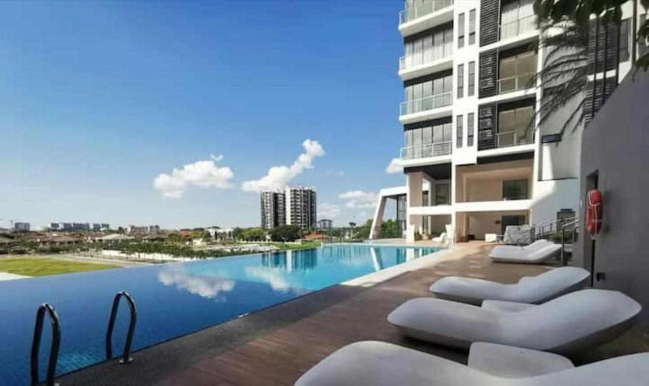 Mega Inn Kuching Exterior foto